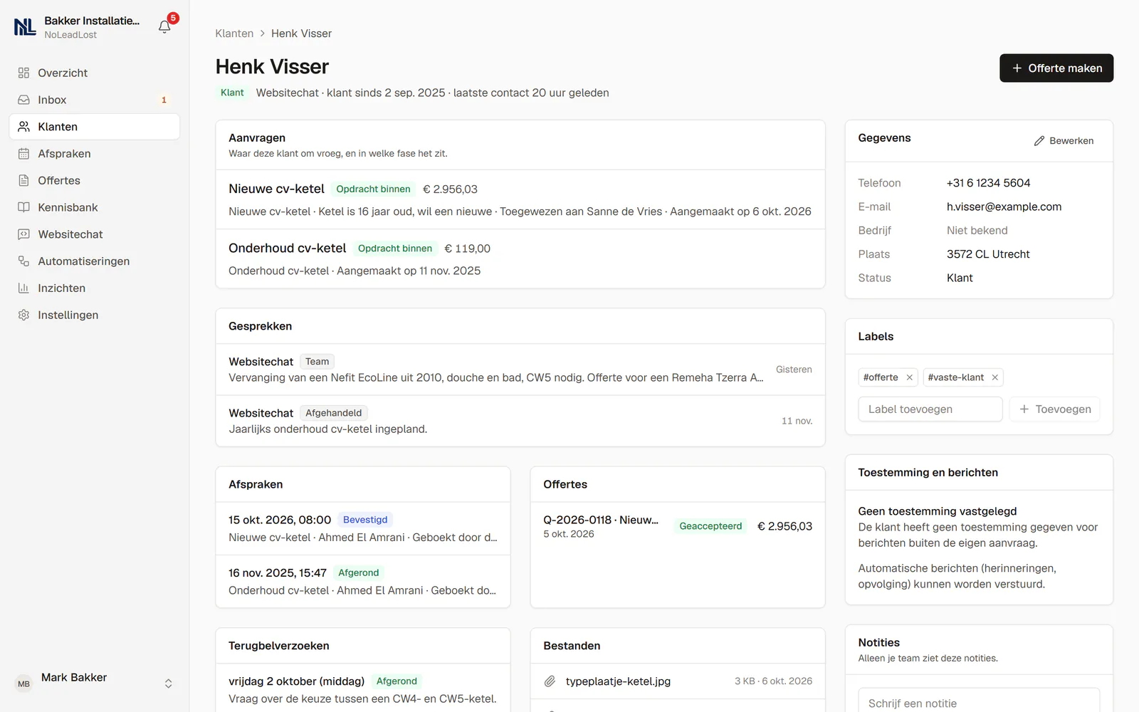A customer card showing requests, conversations, appointments, a quote, a callback, files and tags.